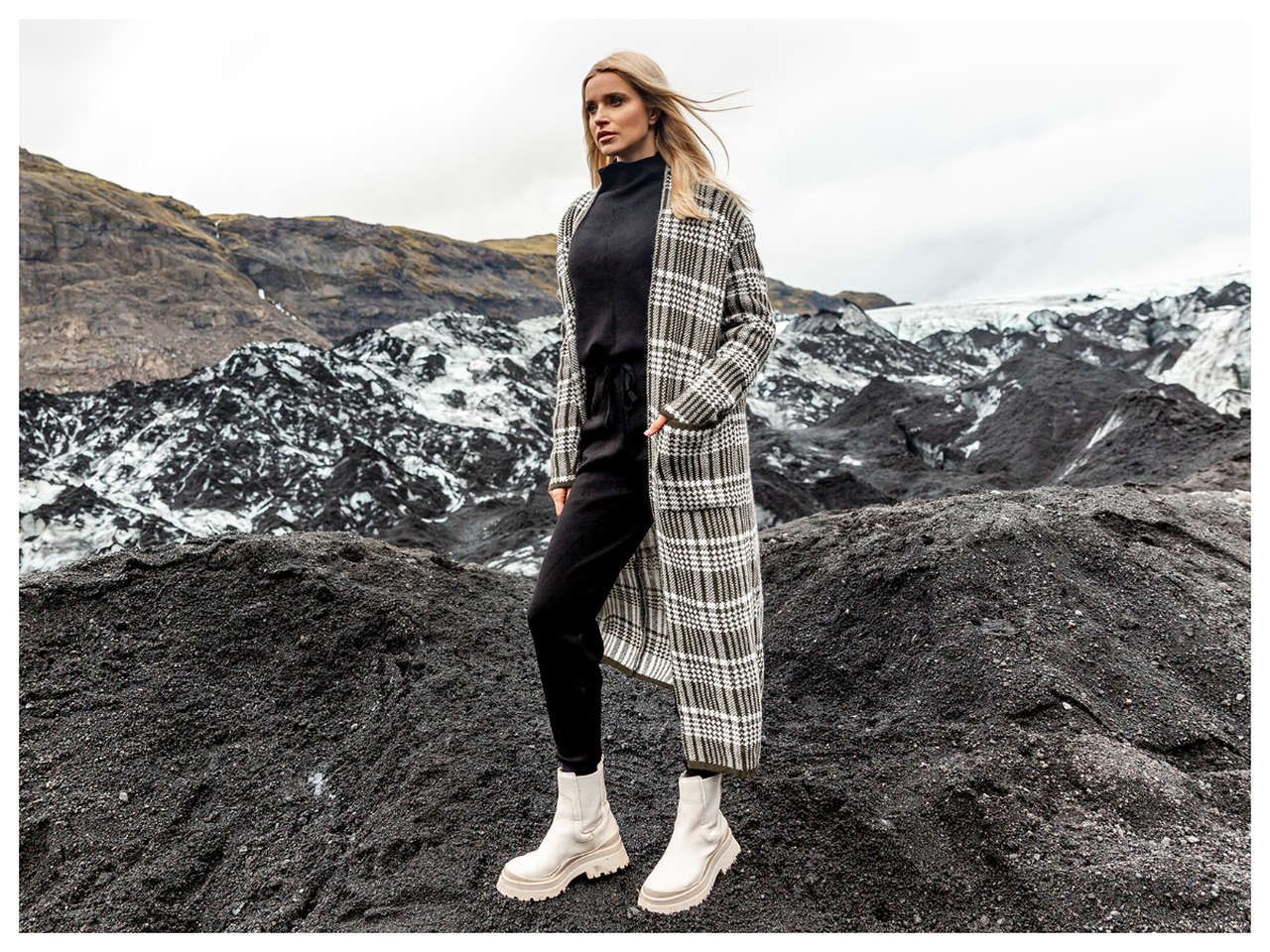 Swetry marki Rue Paris w hurtowni online - wyjątkowe modele, które warto zamówić