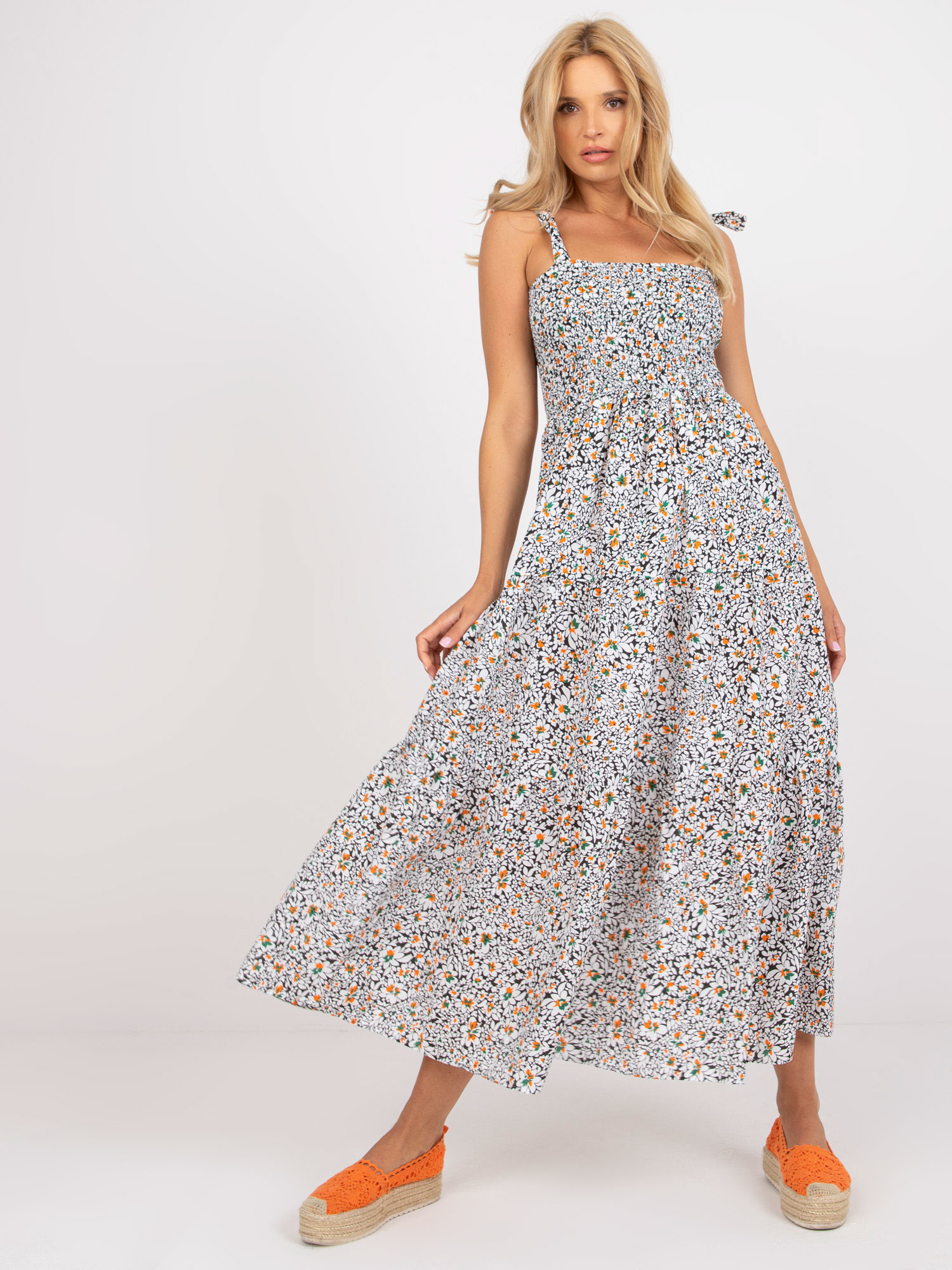 Czarna wzorzysta sukienka maxi z falbaną RUE PARIS Czarna wzorzysta sukienka maxi z falbaną RUE PARIS