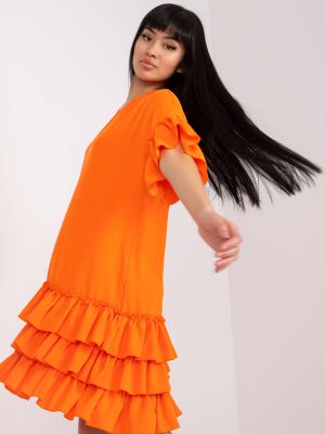 Pomarańczowa sukienka z falbanami i krótkim rękawem